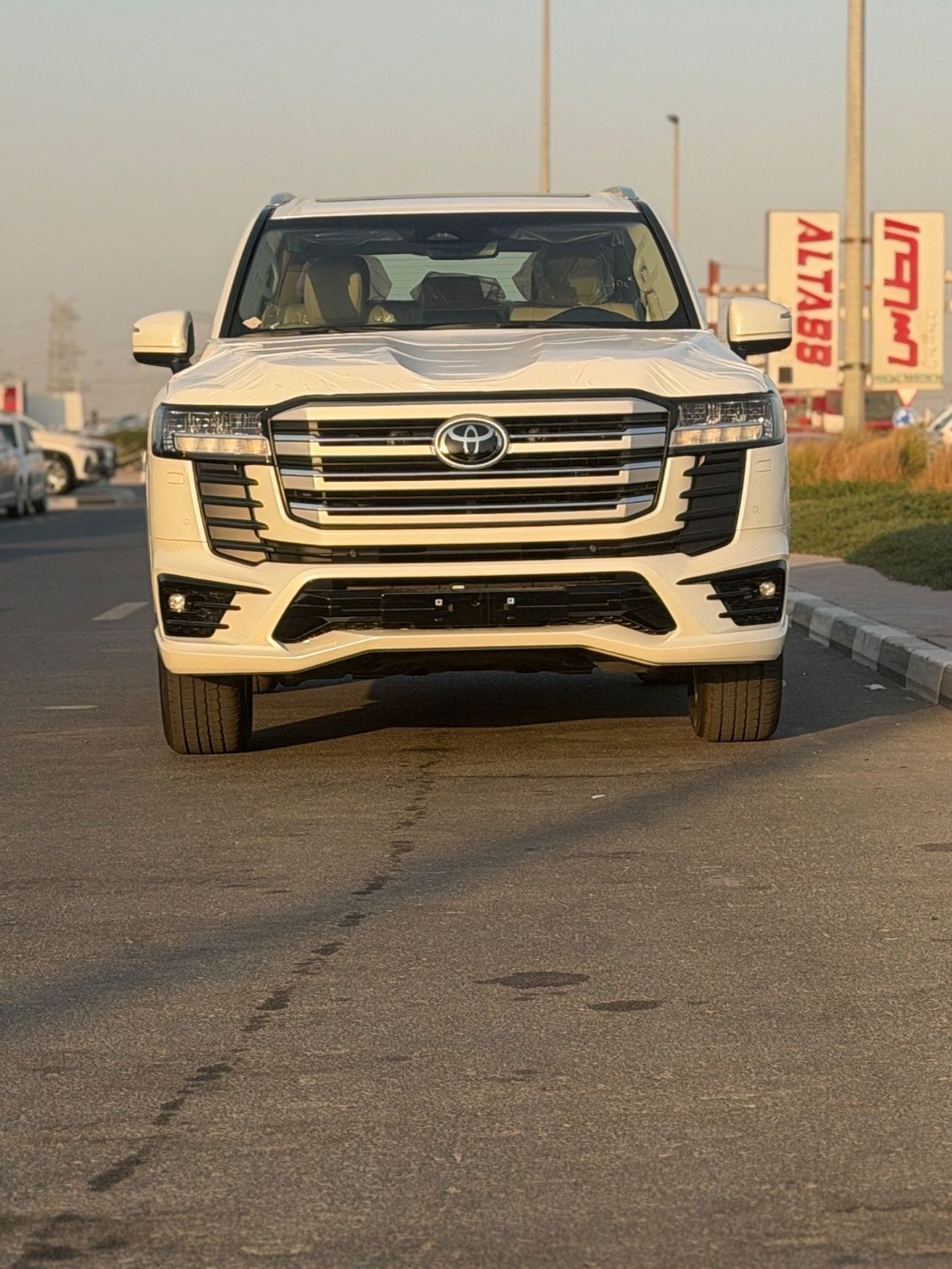 Toyota Land Cruiser GXR 4.0L with radar