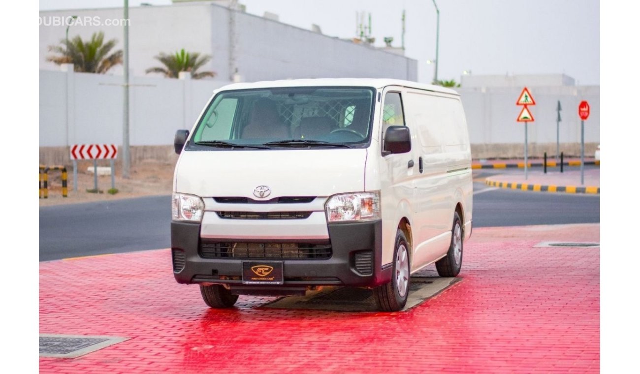 Toyota Hiace GL - Standard Roof 2016 | TOYOTA HIACE | STD-ROOF DELIVERY VAN | 3-STR 5-DOORS | GCC | VERY WELL-MAI