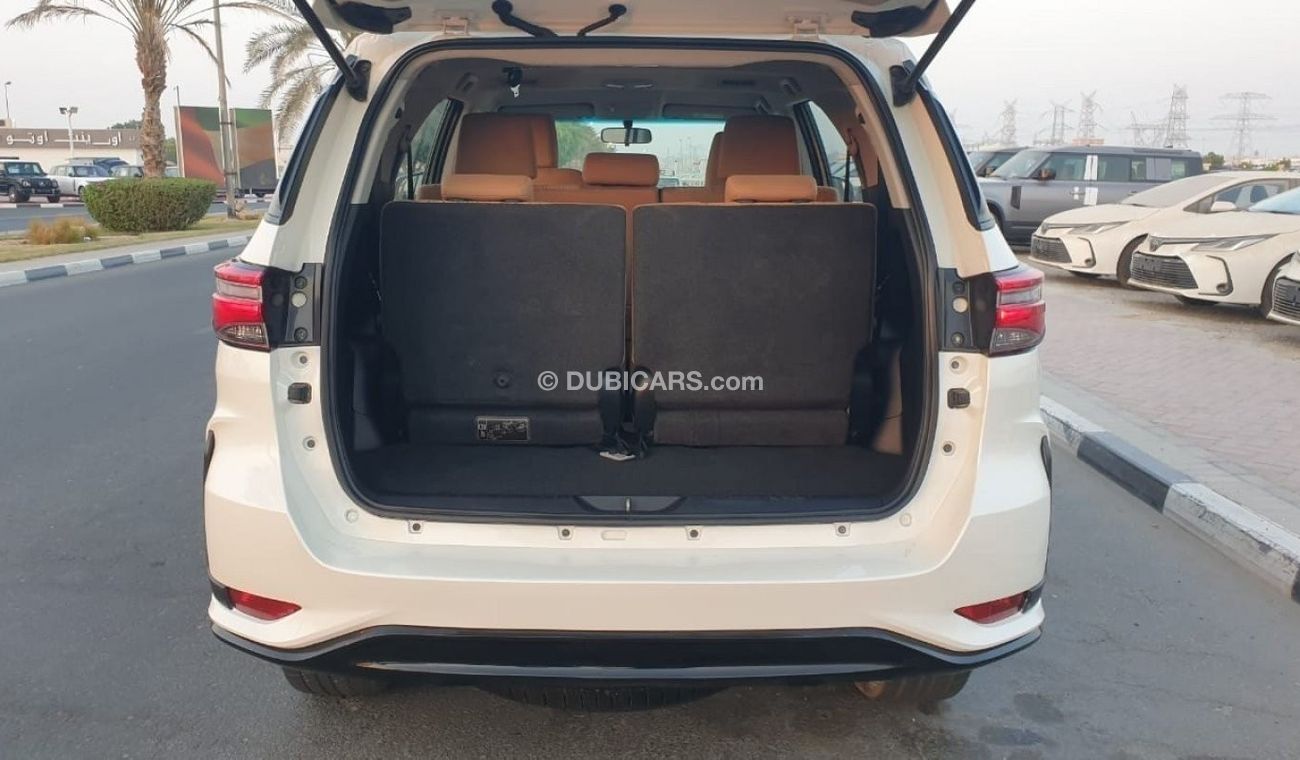 تويوتا فورتونر LEFT HAND