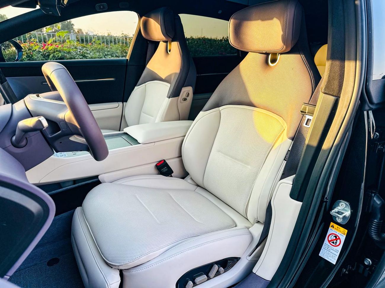 Avatr 12 2024 AVATR 12 Performance AWD | 94.5 kWh | 578 Hp | Range (700 Km) | Law Mileage (44,000 Km) | Warra