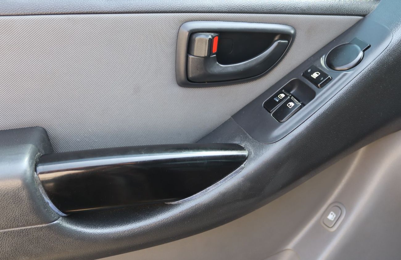 Hyundai H-1 Hyundai H1 - 2019 - GCC - Accident-Free - 2.4L  - (9 Seats) - Excellent Condition