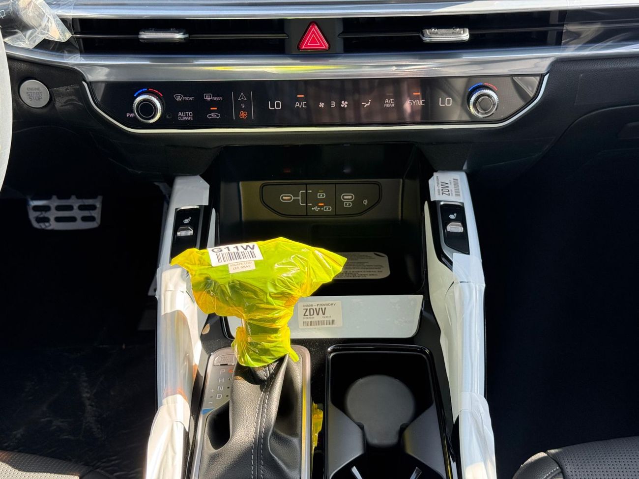 كيا سورينتو EX Prestige 2.5L Petrol 4WD 2026 Model Export ONLY @ 129,500 AED