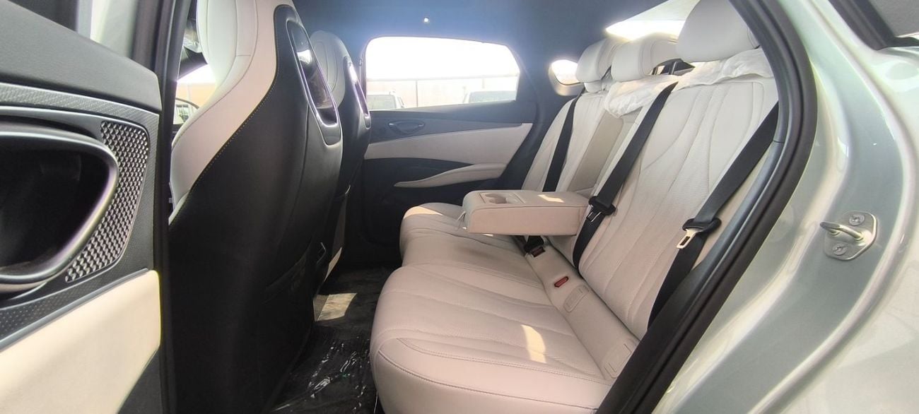 بي واي دي سيل 06 دي إم-آي BYD SEAL 06 DM-i 2025MY HONOR