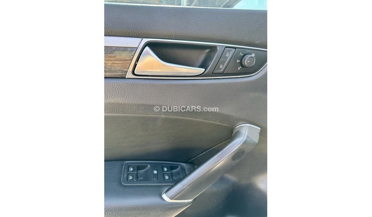 Volkswagen Passat SE