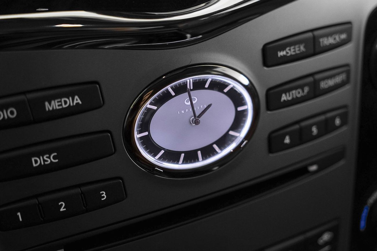 إنفينيتي QX80 Luxe 7st 5.6L