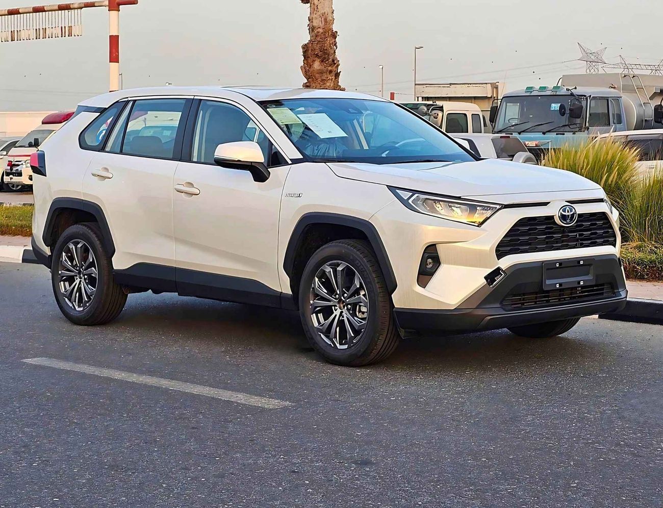 Toyota RAV4 ELITE, 2.5L Hybrid, Power Seat With 360* Cam / Sunroof (CODE #  68057)