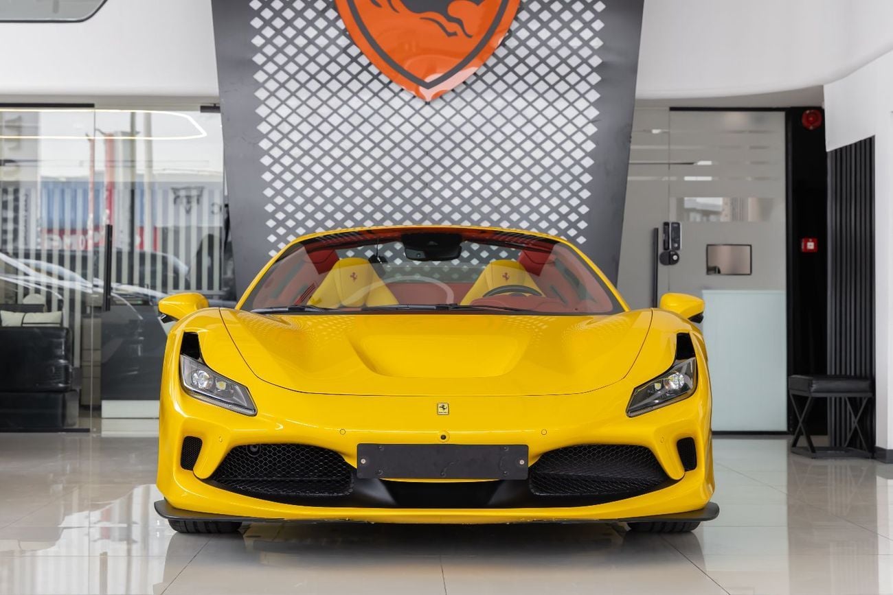 فيراري ف ٨ سبيدر Ferrari F8 Spider 2022 | Pristine | Fully Carbon Interior &amp; Exterior | Carbon Steering &amp; Pad