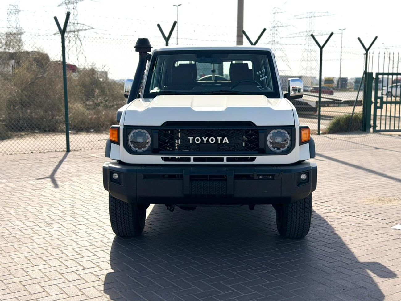 تويوتا لاند كروزر بيك آب 2026 LC79 Double Cabin 4,0L petrol Full option Oman spec