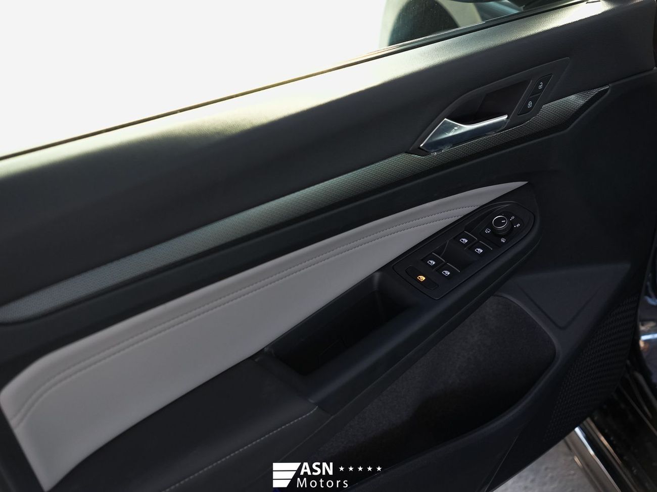 Volkswagen Golf R-Line Black Package Full Edition 2025 (Export Price)