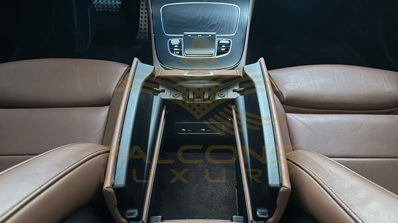 Mercedes-Benz E300 Premium 2.0L