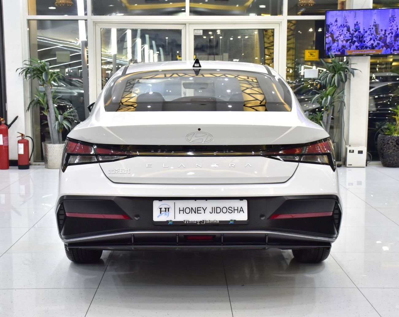 Hyundai Elantra EXCELLENT DEAL for our Hyundai Elantra ( 2025 Model ) in White Color Chinese Specs