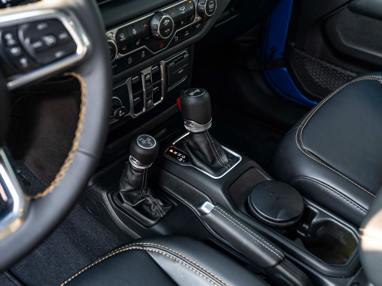 Jeep Wrangler Unlimited Sahara 2.0L A/T