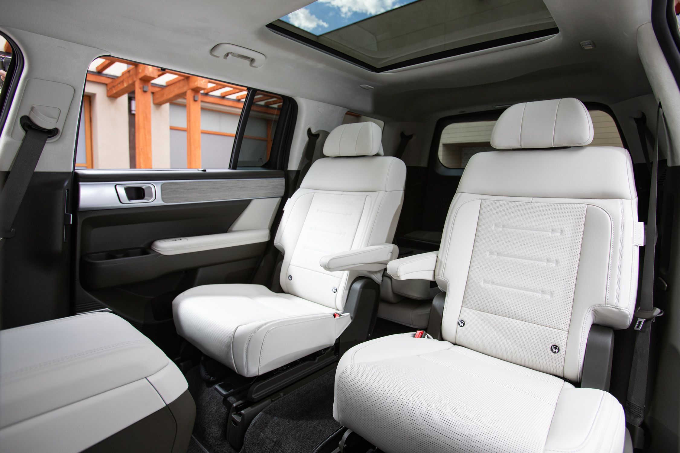 Hyundai Santa Fe interior - Seats