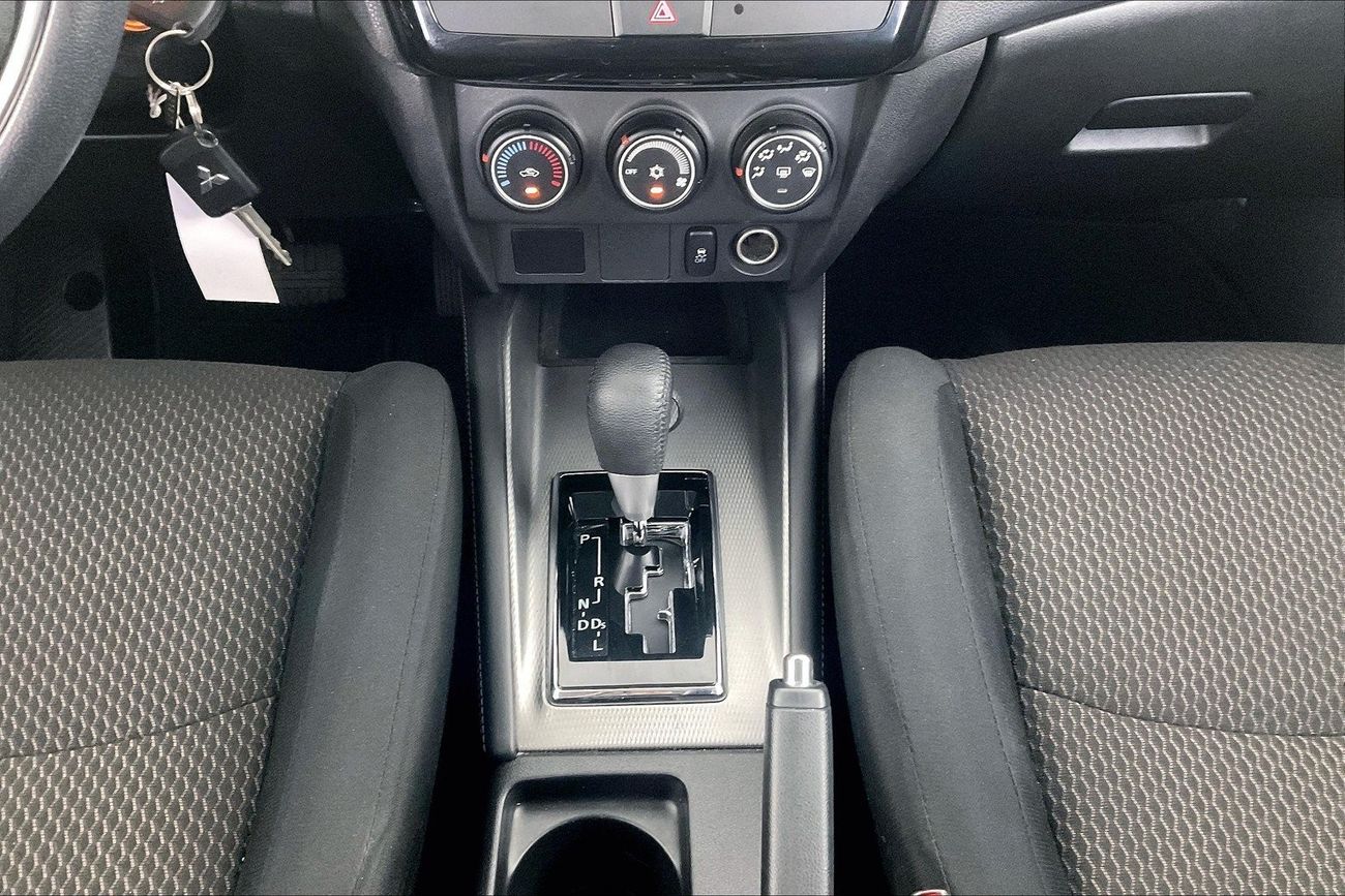 جيب كومباس Limited | شامل الضمان | 0 ﺪﻔﻋﺓ ﺃﻮﻟﻯ