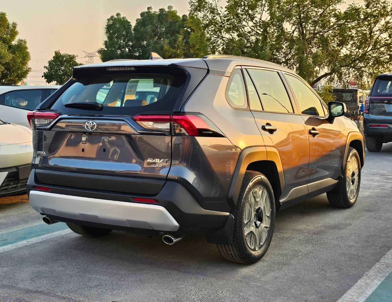 تويوتا راف ٤ ADVENTURE / 2.5L PETROL 4WD / PANORAMIC ROOF / LEATHER WITH DRIVER POWER SEAT (CODE #  RADVP)