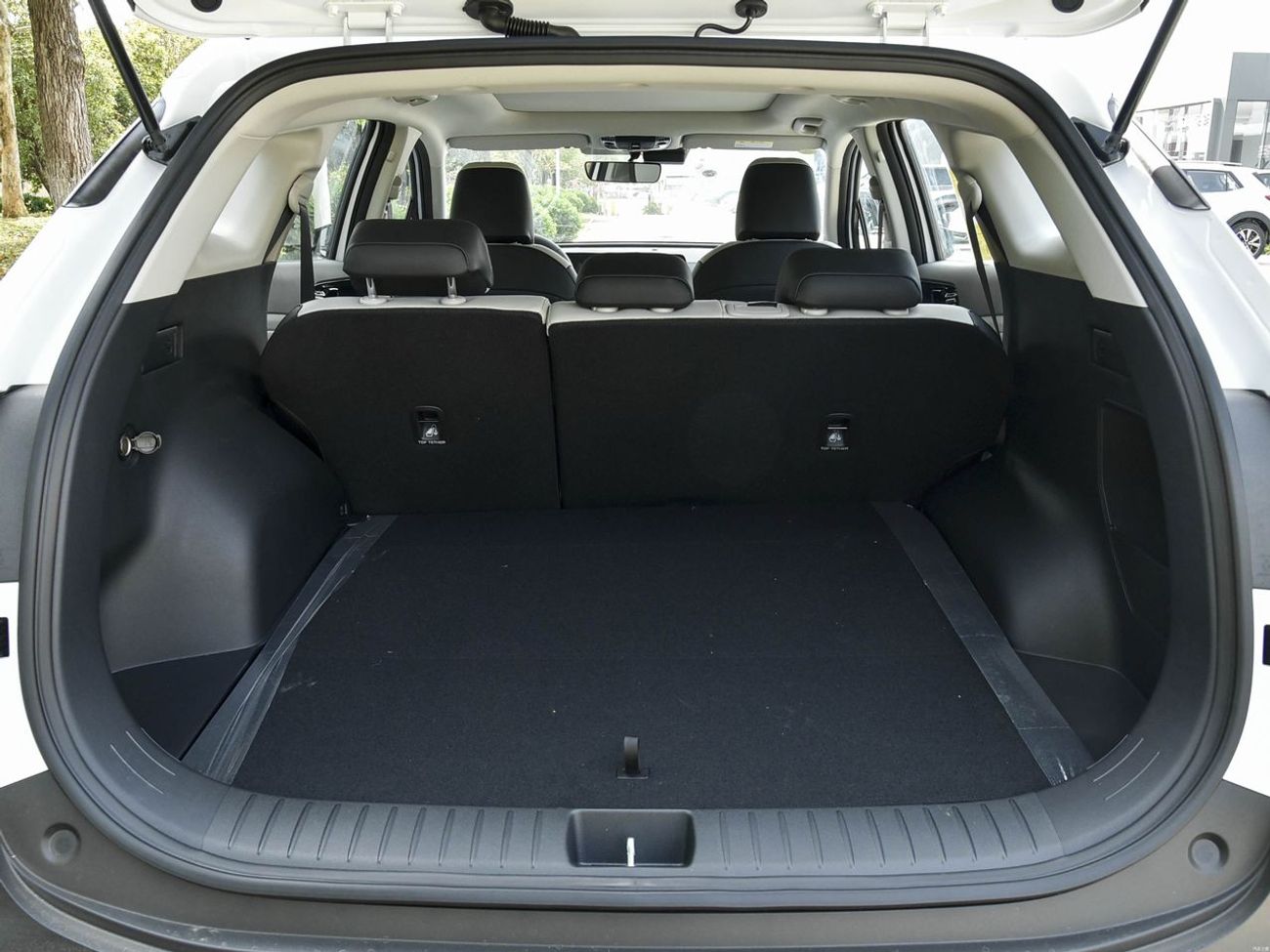 كيا سبورتيج 1.5L PETROL PREMIUM AUTOMATIC TRANSMISSION ( FOR RE-EXPORT ONLY )