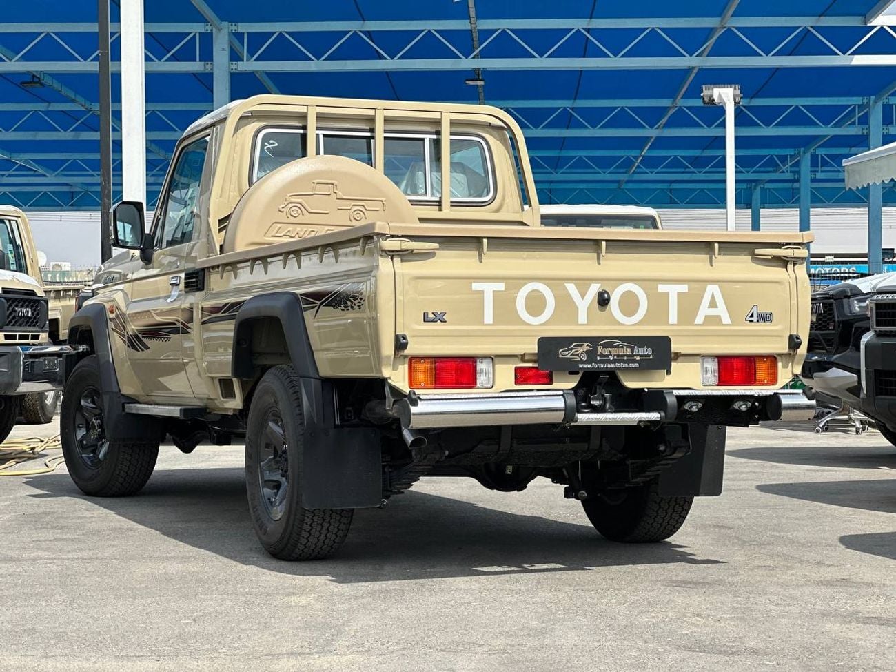 تويوتا لاند كروزر بيك آب LC79، محرك 2.8 لتر ديزل، ناقل حركة يدوي // 2026 // فئة عالية مع رادار، قفل تفاضلي، مشغل DVD وكاميرا 