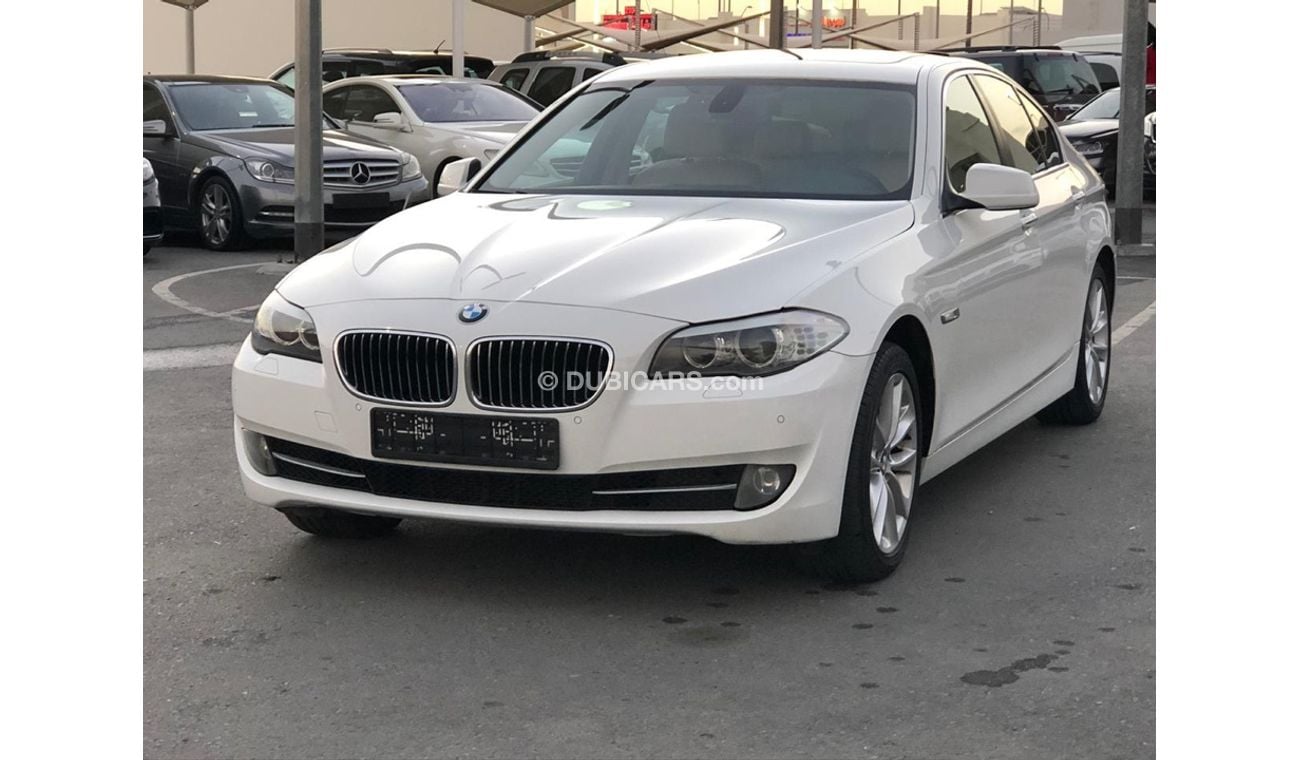 بي أم دبليو 528i موديل 2012 خليجي فل مواصفات كراسي جلد ومثبت سرعه وتحكم كهربي كامل ونظام صوت ممتاز وكاميرا خلفيه ومدخ