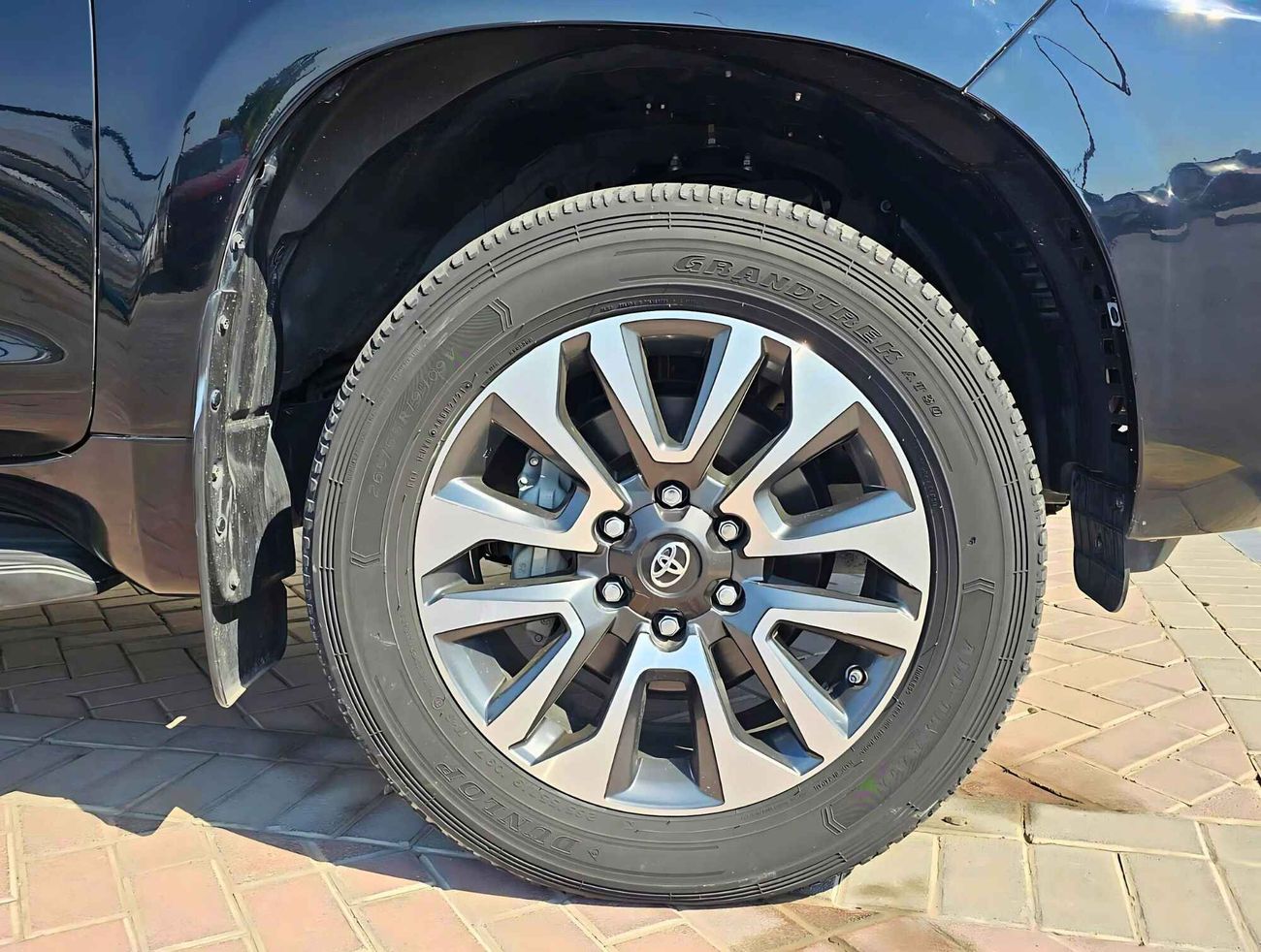 تويوتا برادو VXR V4/ TOP OPT/ DOWN TYRE/ SUNROOF/ LEATHER/ SEATS/ DVD/ LOT# 37504
