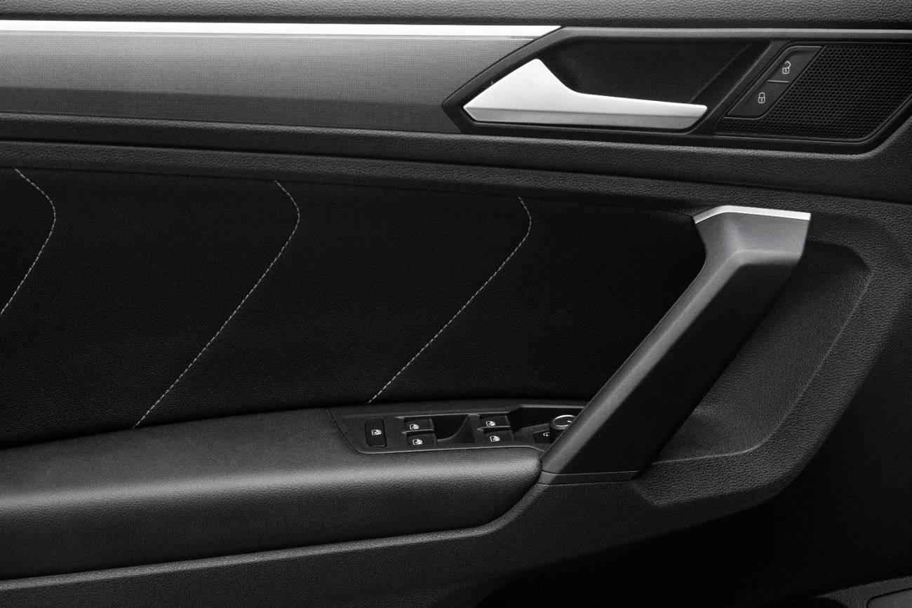 فولكس واجن تيجوان R-Line | 1,625 P.M  | 0% Downpayment | AGENCY SERVICED!