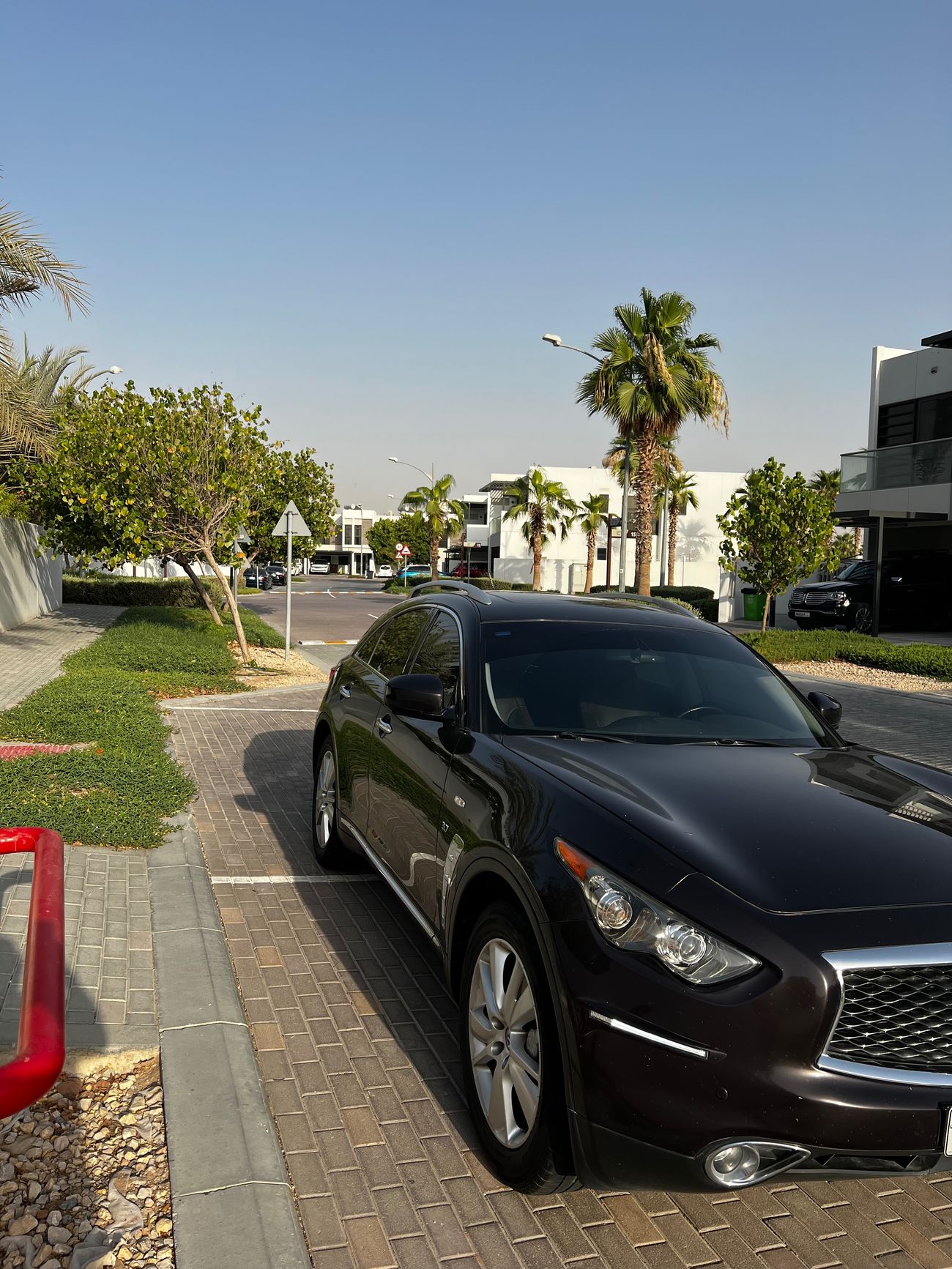 Infiniti QX70 Luxe Sensory