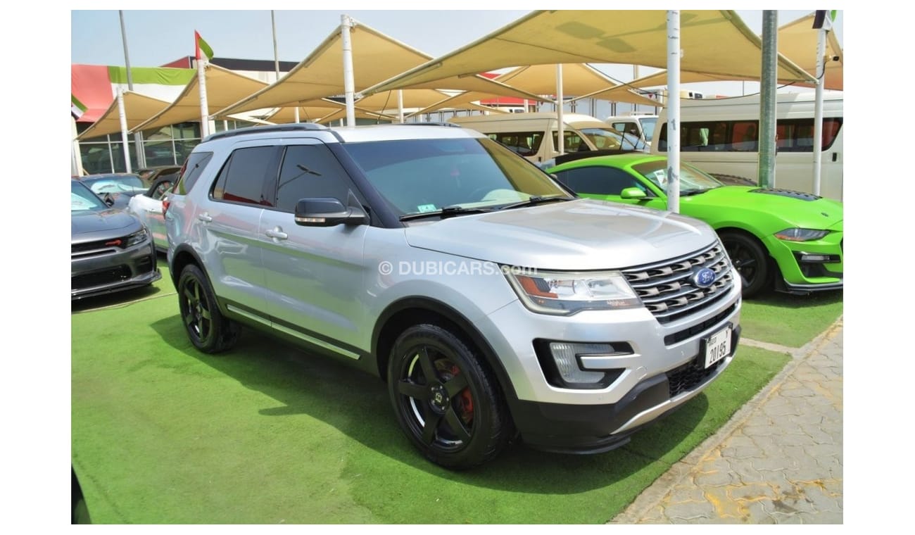 Ford Explorer XLT CLEAN CAR //AIR BAGS//FULL OPTION//PANORAMIC