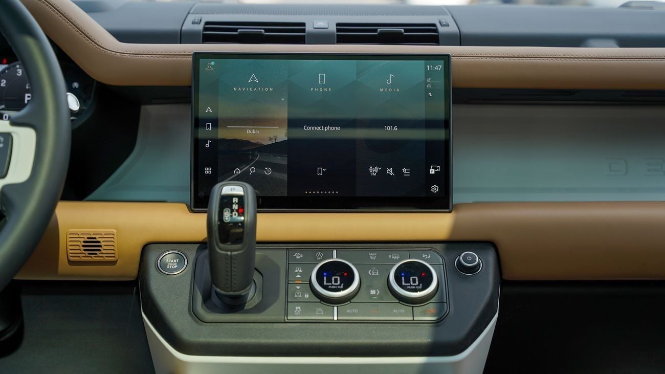 Land Rover Defender P400 110 X-Dynamic HSE 3.0L (5 Seater)