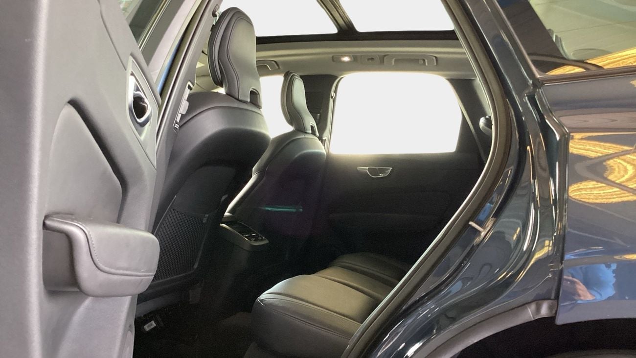 فولفو XC 60 2.0 B5 P MHEV ULTIMATE DARK 4WD AUTO | شامل الضمان | 0 ﺪﻔﻋﺓ ﺃﻮﻟﻯ