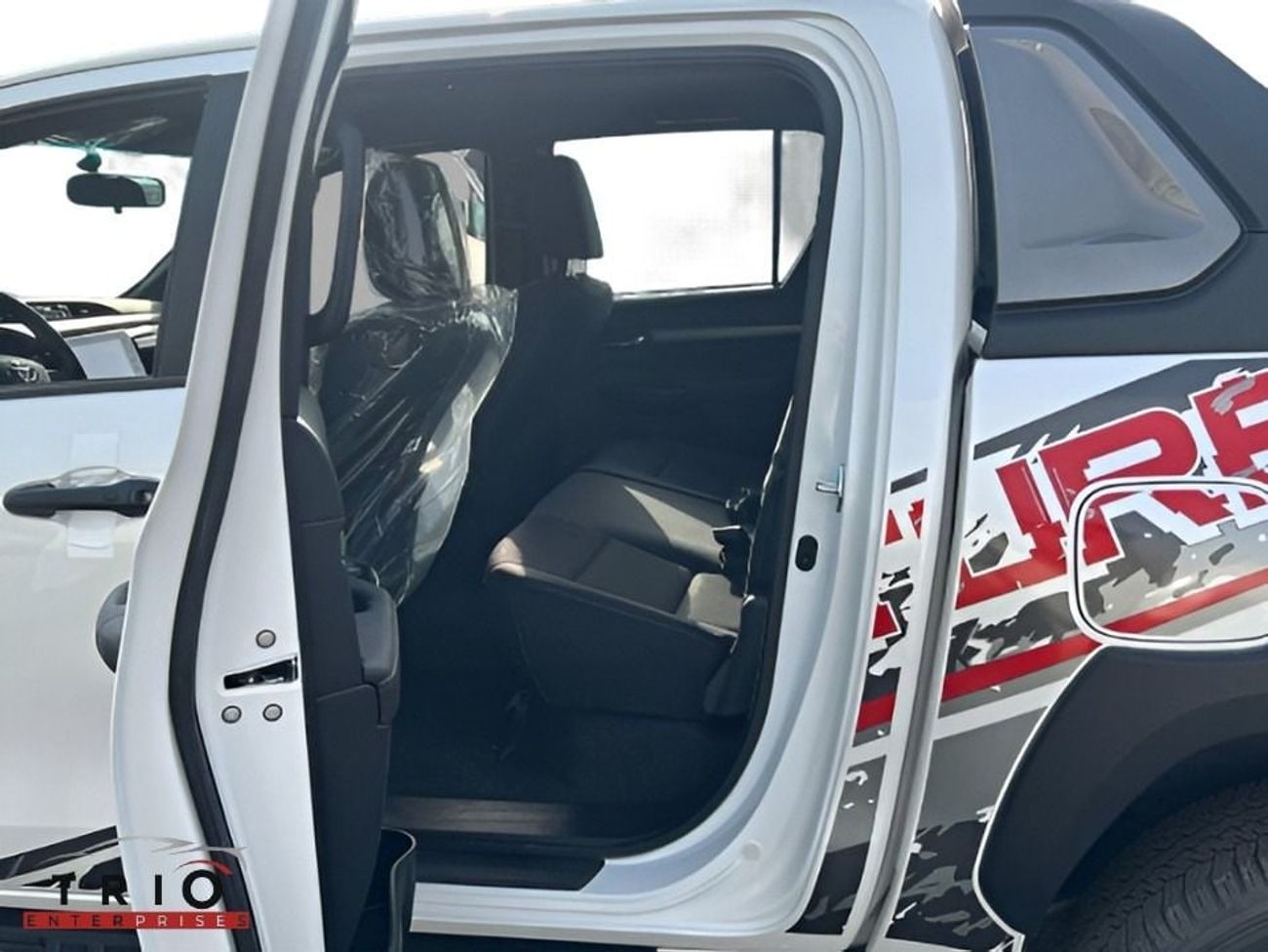 Toyota Hilux TOYOTA HILUX ADVENTURE - 4.0L - PETROL - AT - 2025MY ( OMAN SPEC )