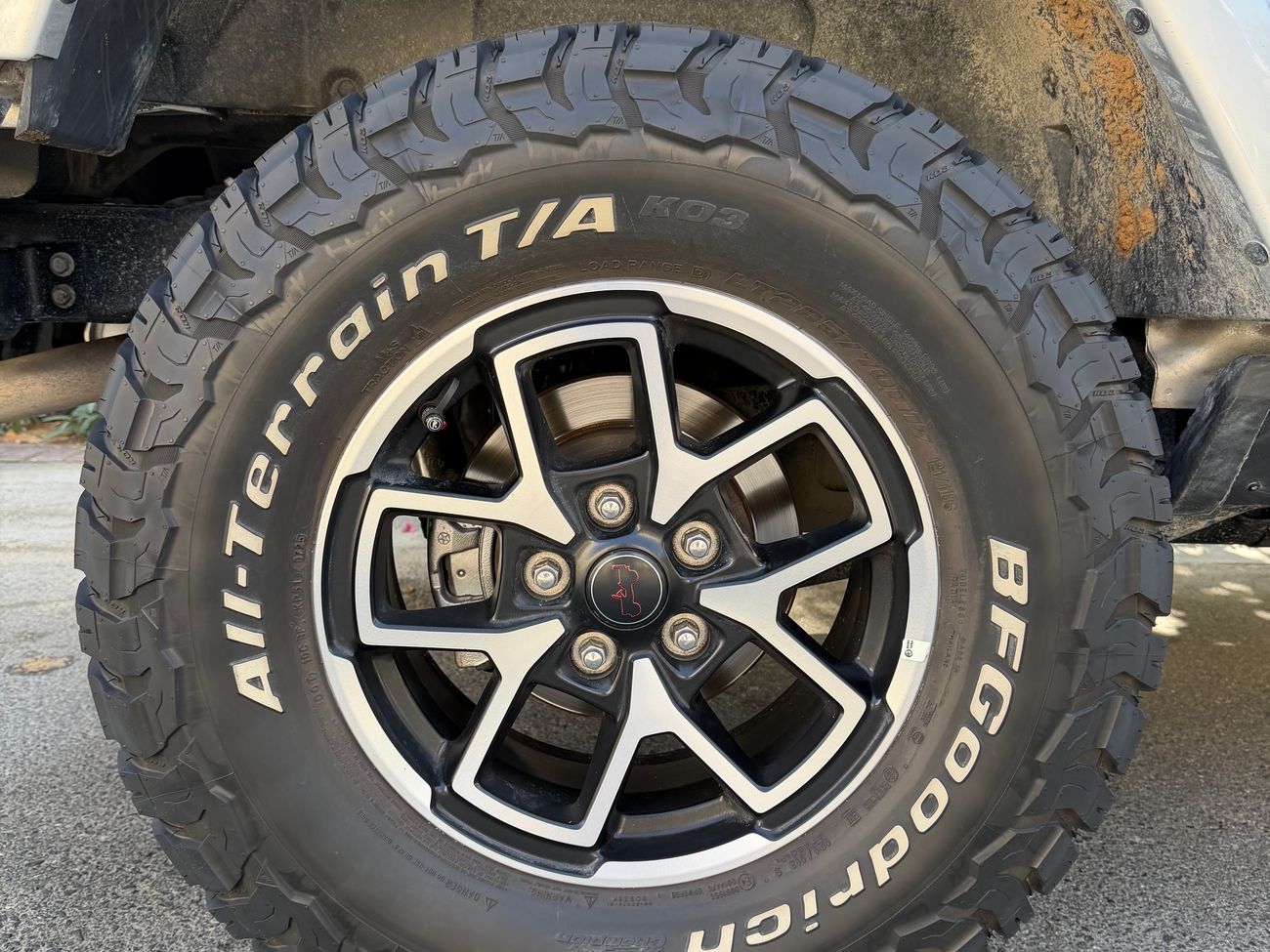 جيب رانجلر 3.8L Sahara Unlimited | FREE Off-Road Zone Service