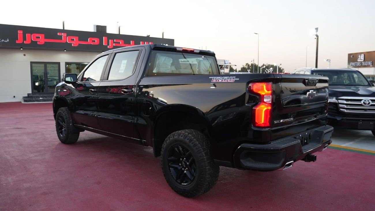 Chevrolet Silverado 2023 CHEVORLET SILVERADO Z71 5.3L V8 4WD PICK-UP 4doors