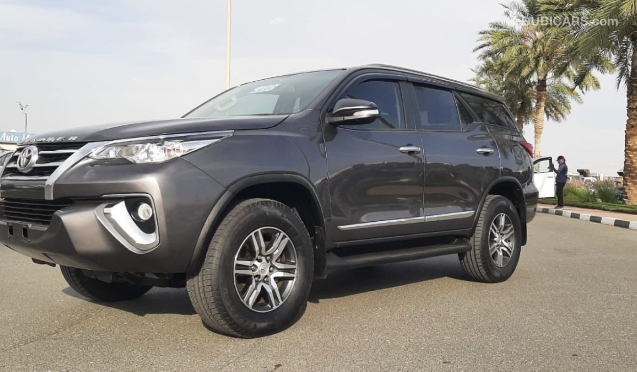 Toyota Fortuner TOYOTA FORTUNER 2800 CC DEISEL MODEL 2017 RIGHT HAND LEATHER SEAT PUSH START