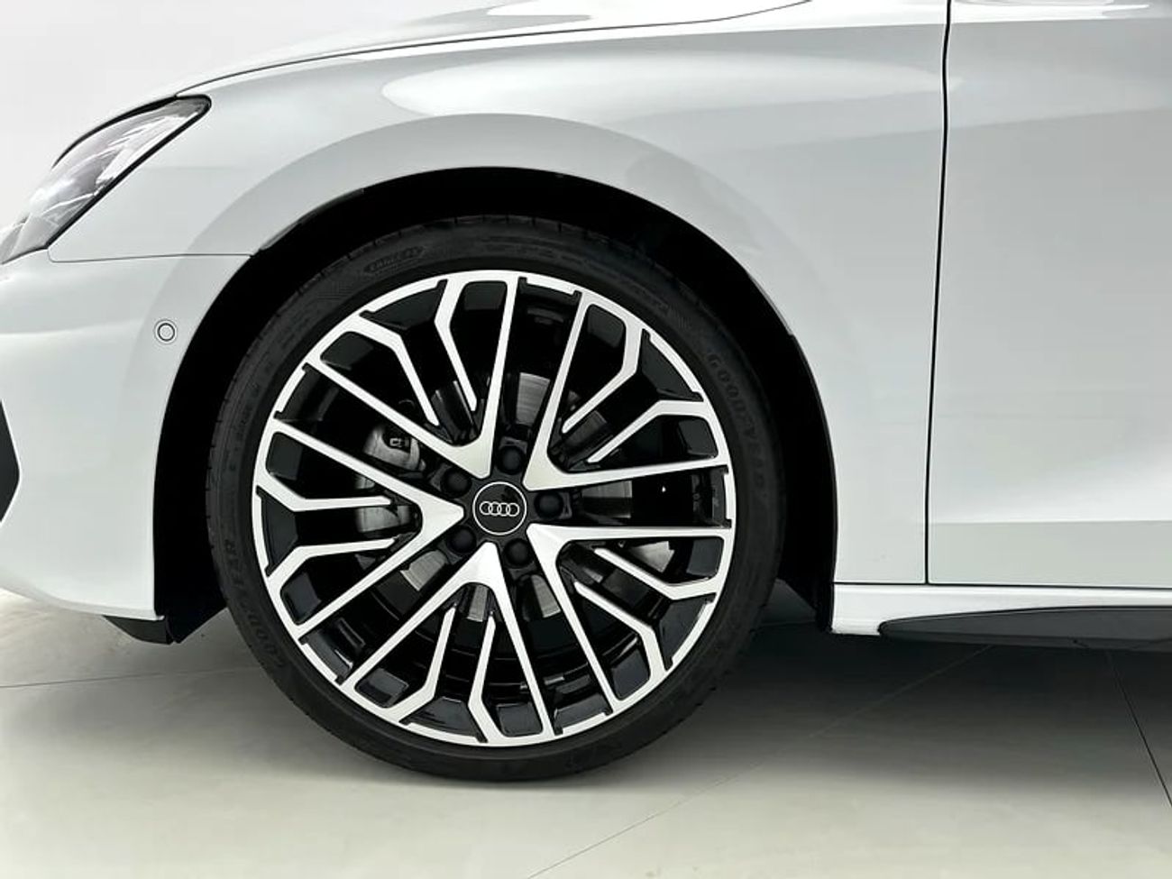 Audi A3 35 TFSI S Line 1.4L Sedan S line 35 TFSI 150hp (Ref# 043447)