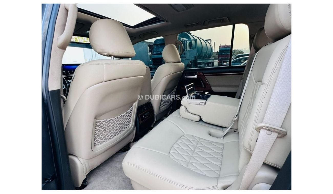 تويوتا لاند كروزر -