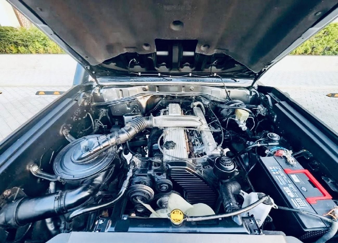 Toyota Land Cruiser Pickup 70 Toyota Land Cruiser Pick Up 70 Facelift 4.2L V6 1HZ Diesel Engine