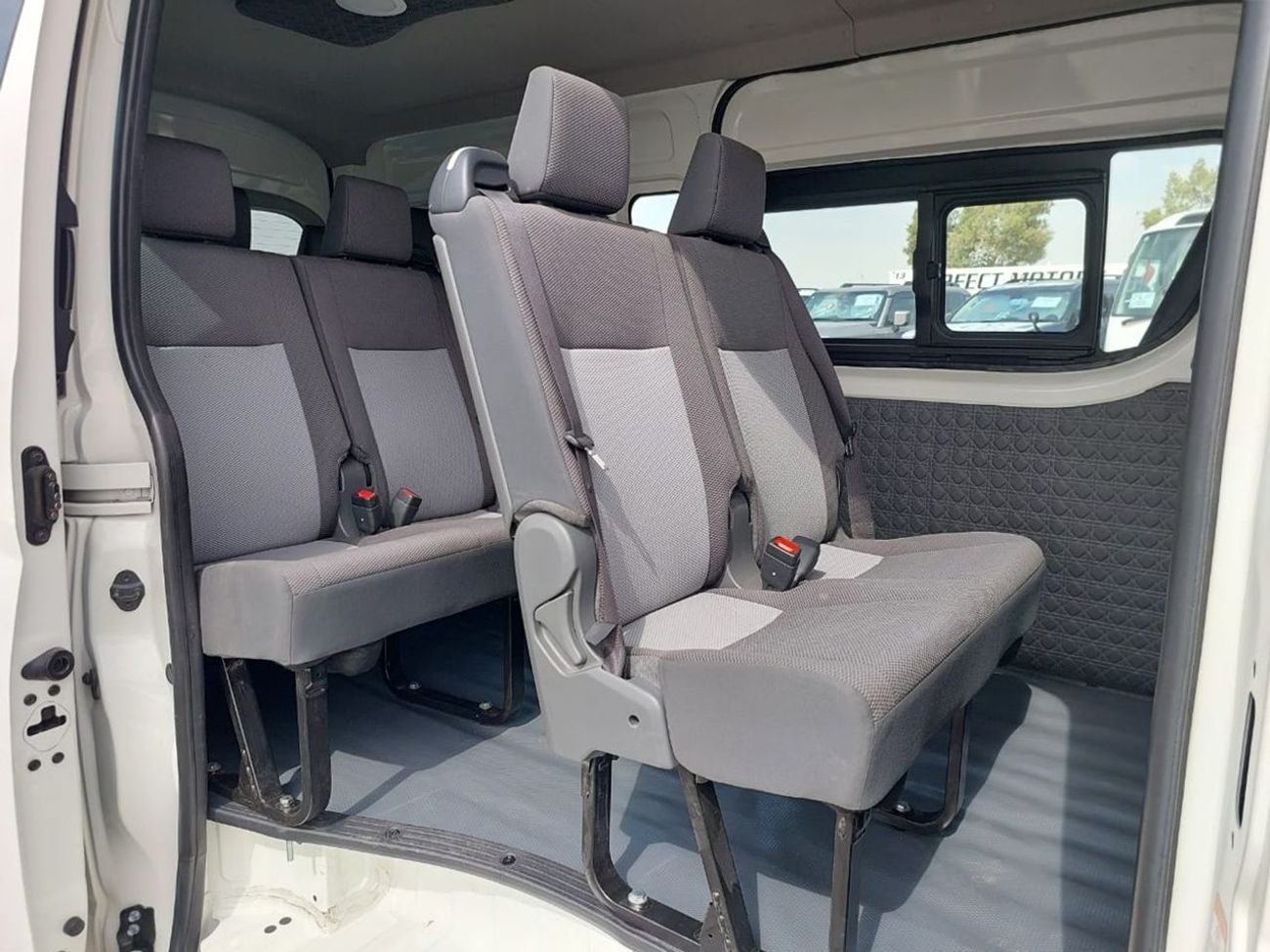 Toyota Hiace TOYOTA HIACE COMMUTER VAN RHD 2019 MODEL 2.8L DIESEL AUTOMATIC(PM01596)