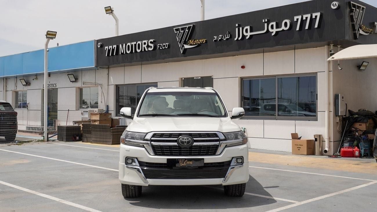 Toyota Land Cruiser TOYOTA LAND CRUISER VXR V8 5.7L  WHITE EDITION