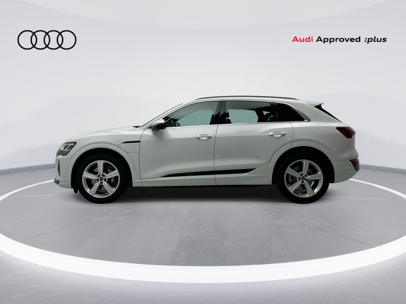 أودي Q8 إي ترون 55 quattro Advanced Q8 Advanced 55 e-tron quat 408hp (Ref# 28451)