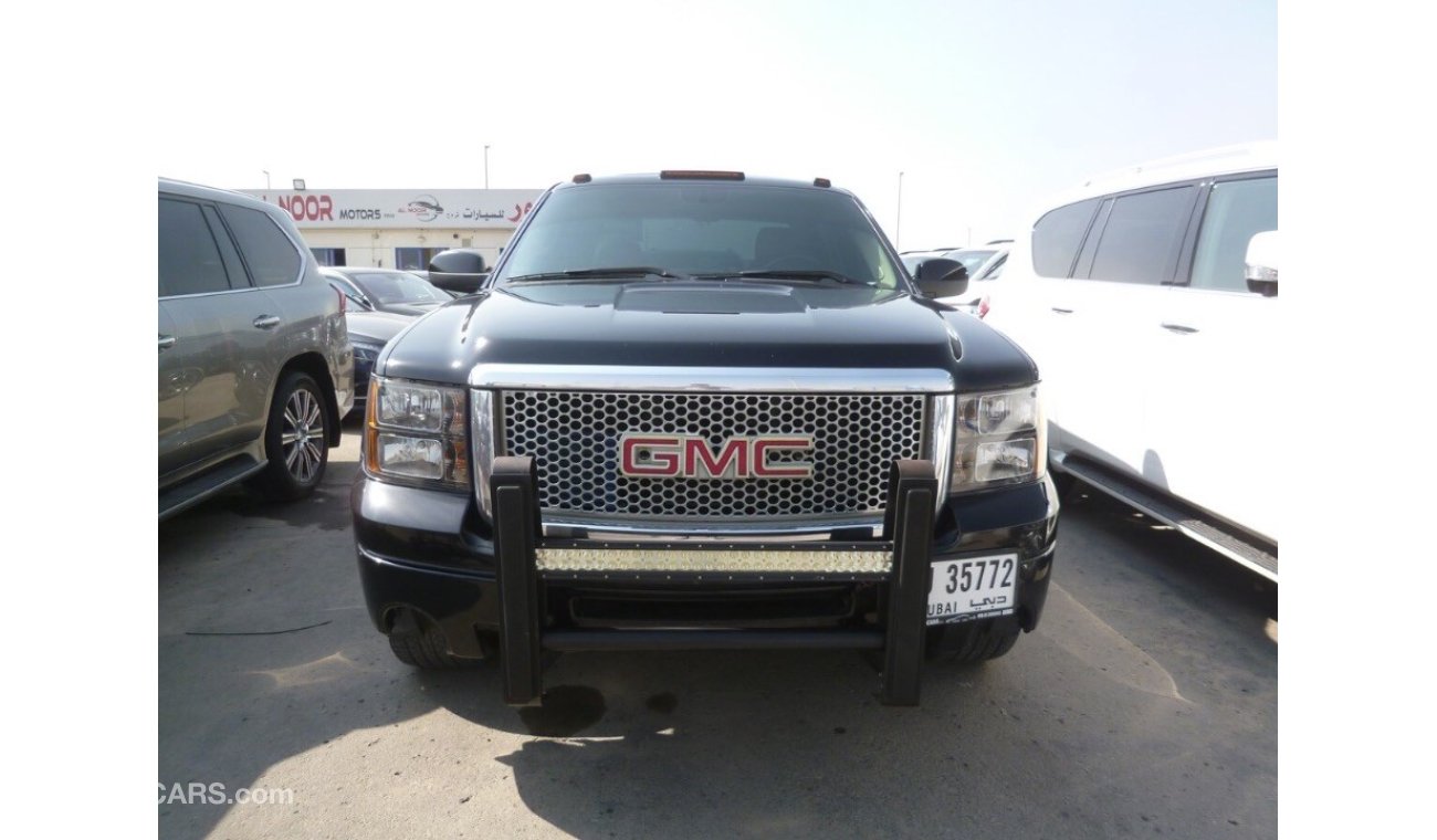 GMC Sierra GMC Sierra denali full option 6.2 2013 clean car with 1 year warranty