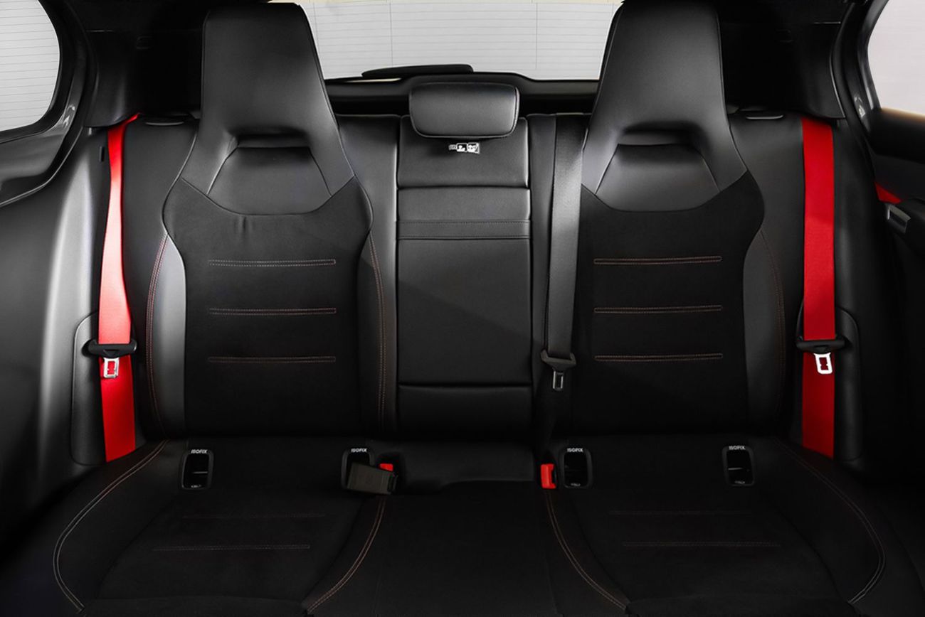 مرسيدس بنز A 35 AMG 4MATIC Hatchback