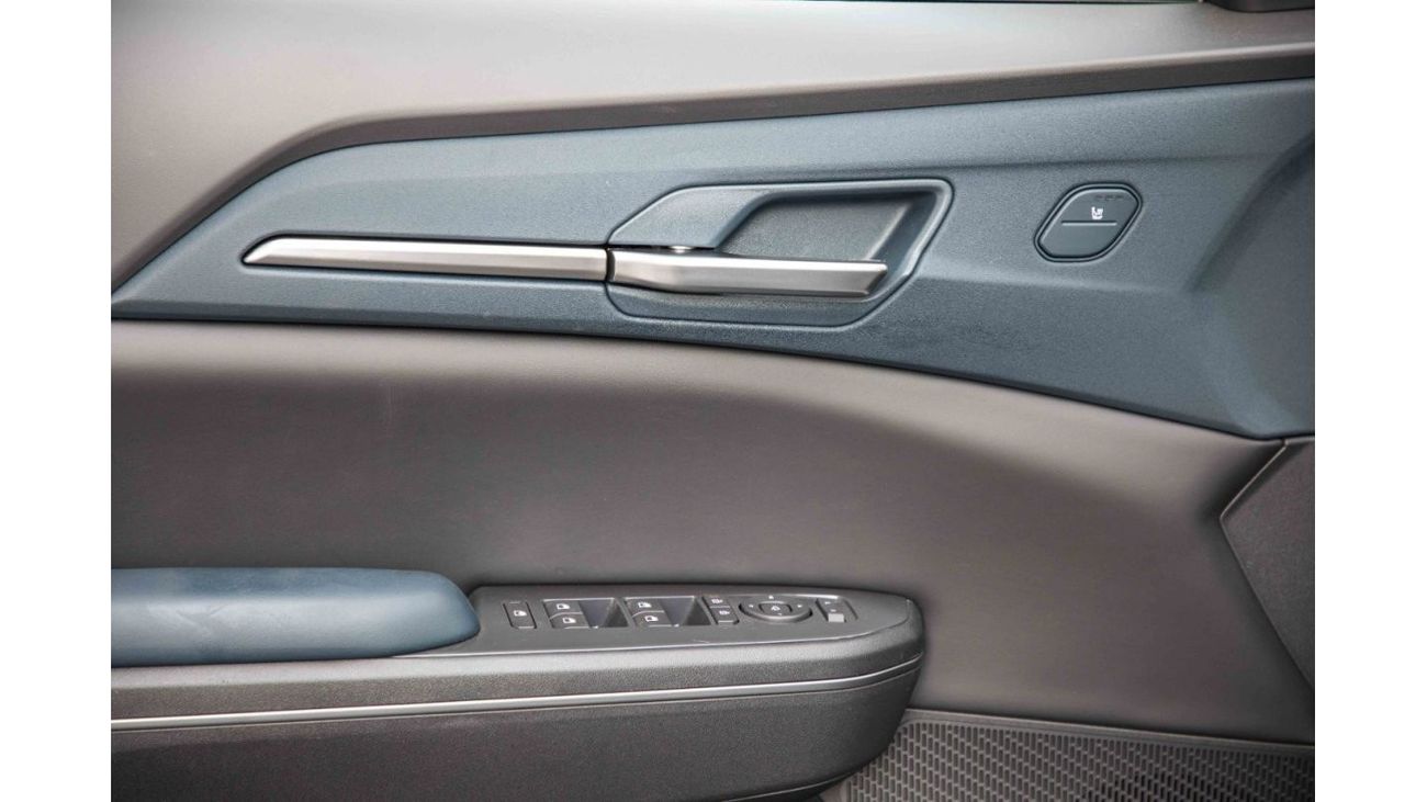 كيا EV5 كيا EV5 Land 530 موديل 2023 - أبيض داخل أزرق وأسود | للتصدير فقط