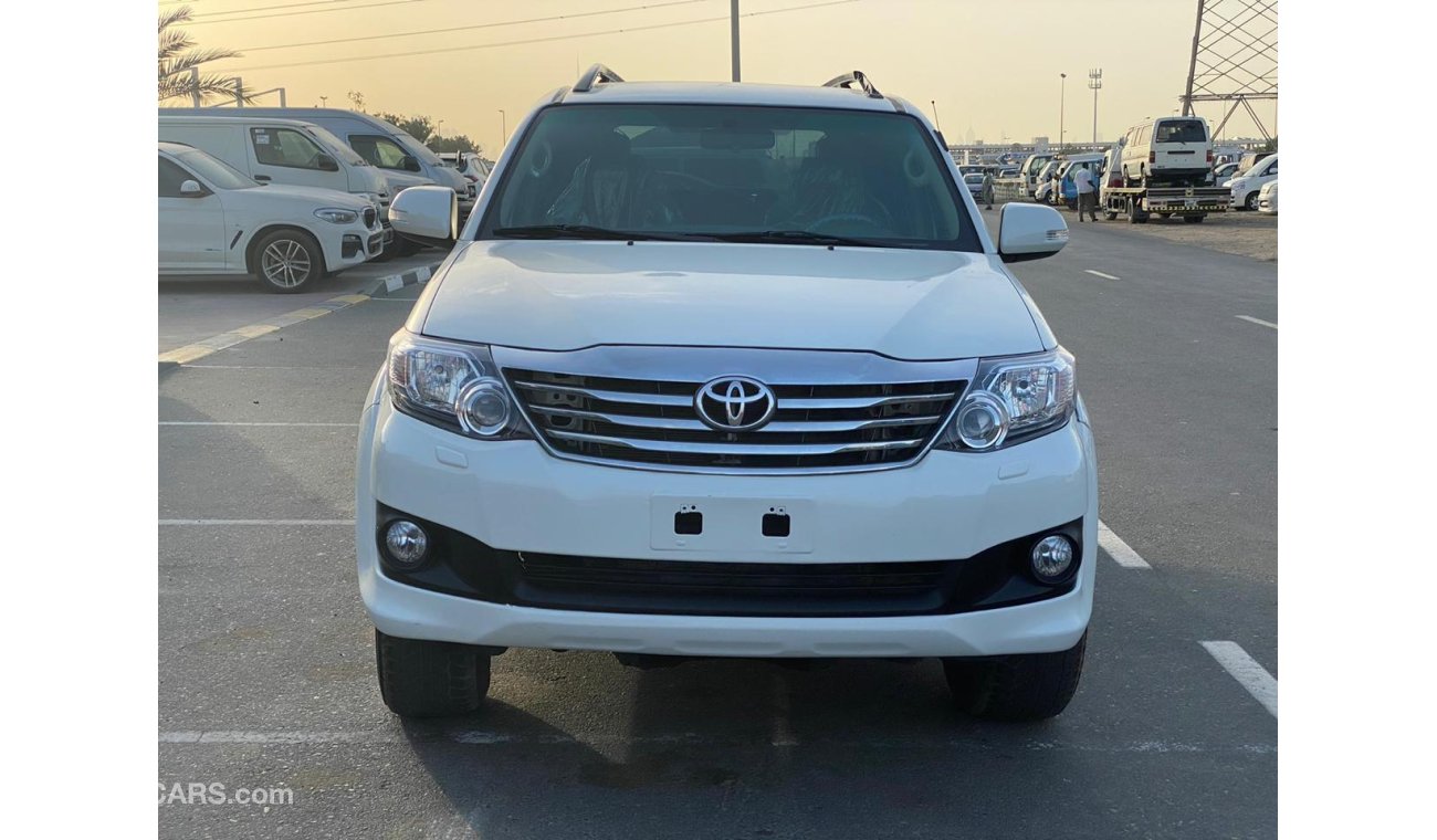 Toyota Fortuner 4X4 4.0L 2012 GCC SPECIFICATION