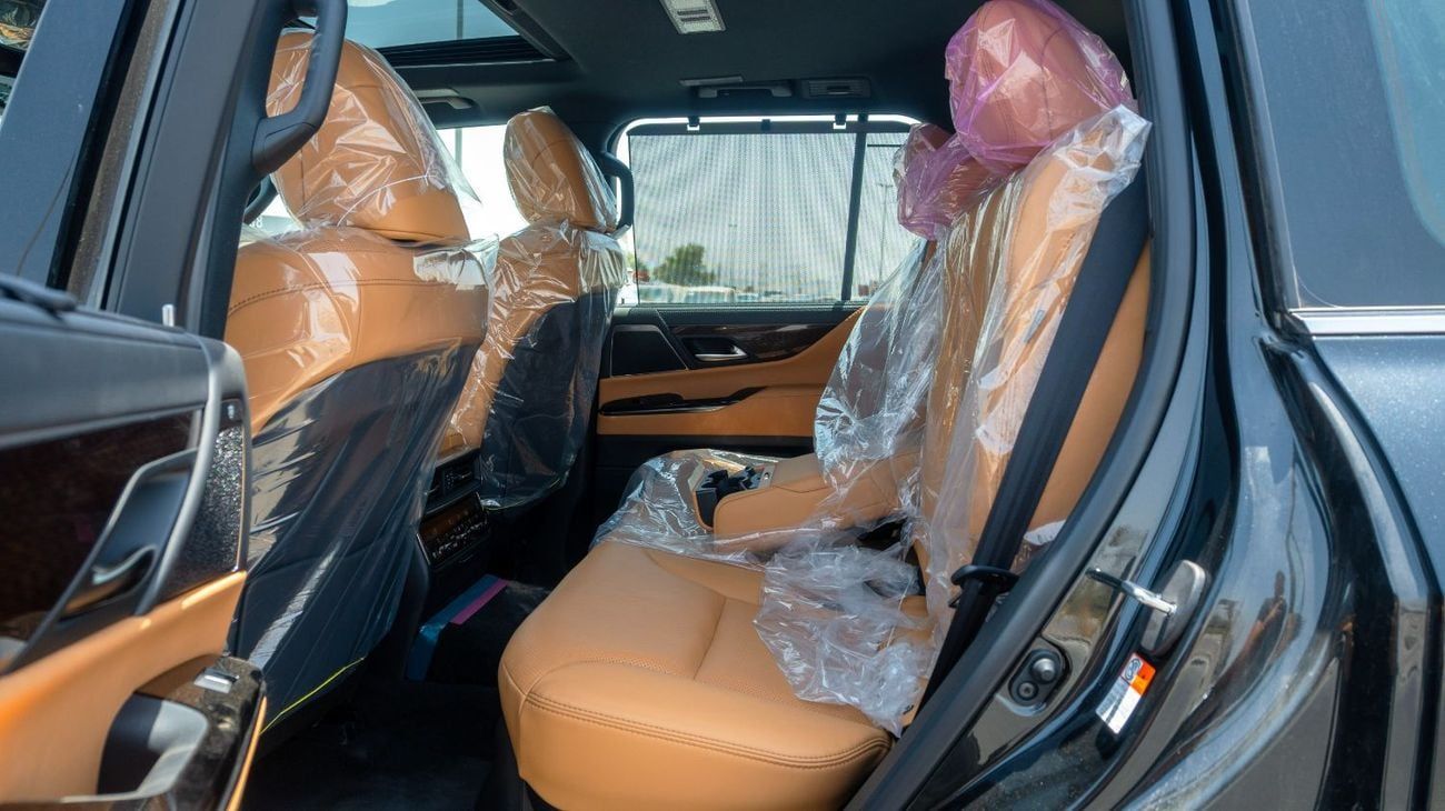 لكزس LX 700h Signature