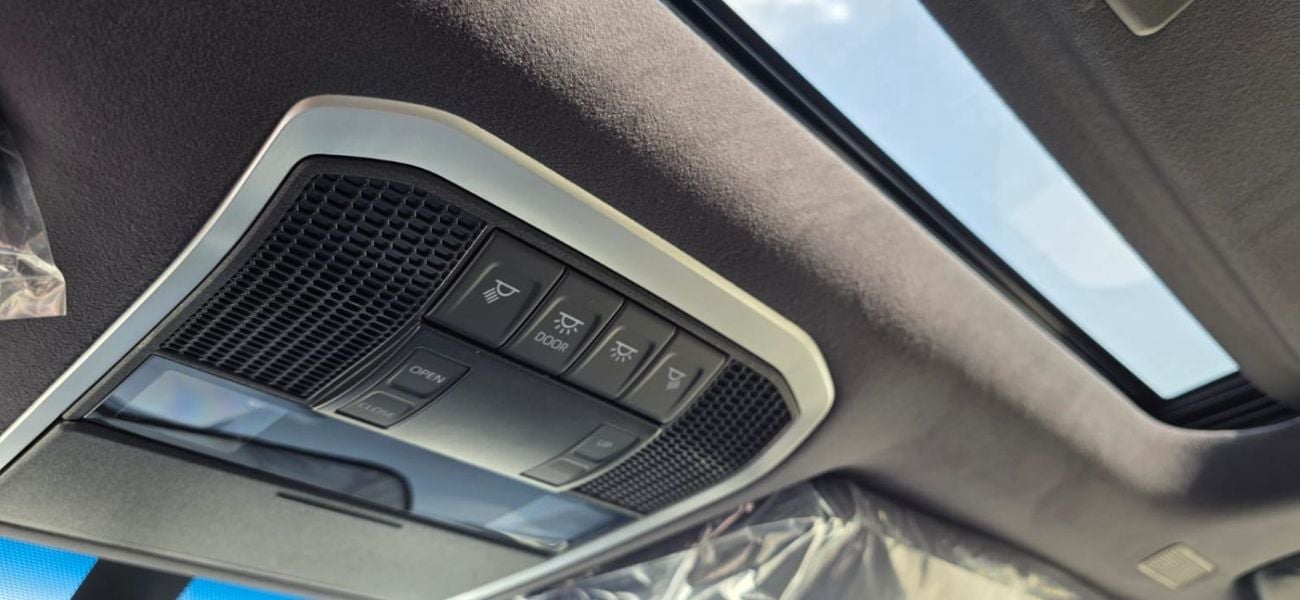 تويوتا لاند كروزر INSIDE BLACK 4.0