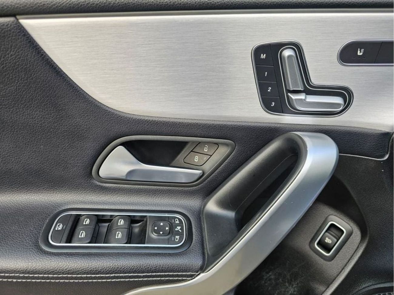 مرسيدس بنز 220