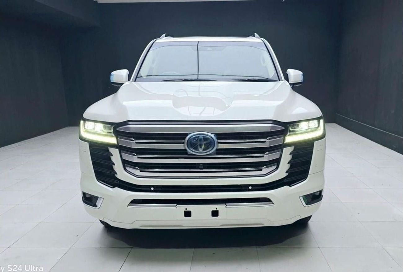 تويوتا لاند كروزر diesel 3.3 liter right hand drive in side beige sunroof leather seats