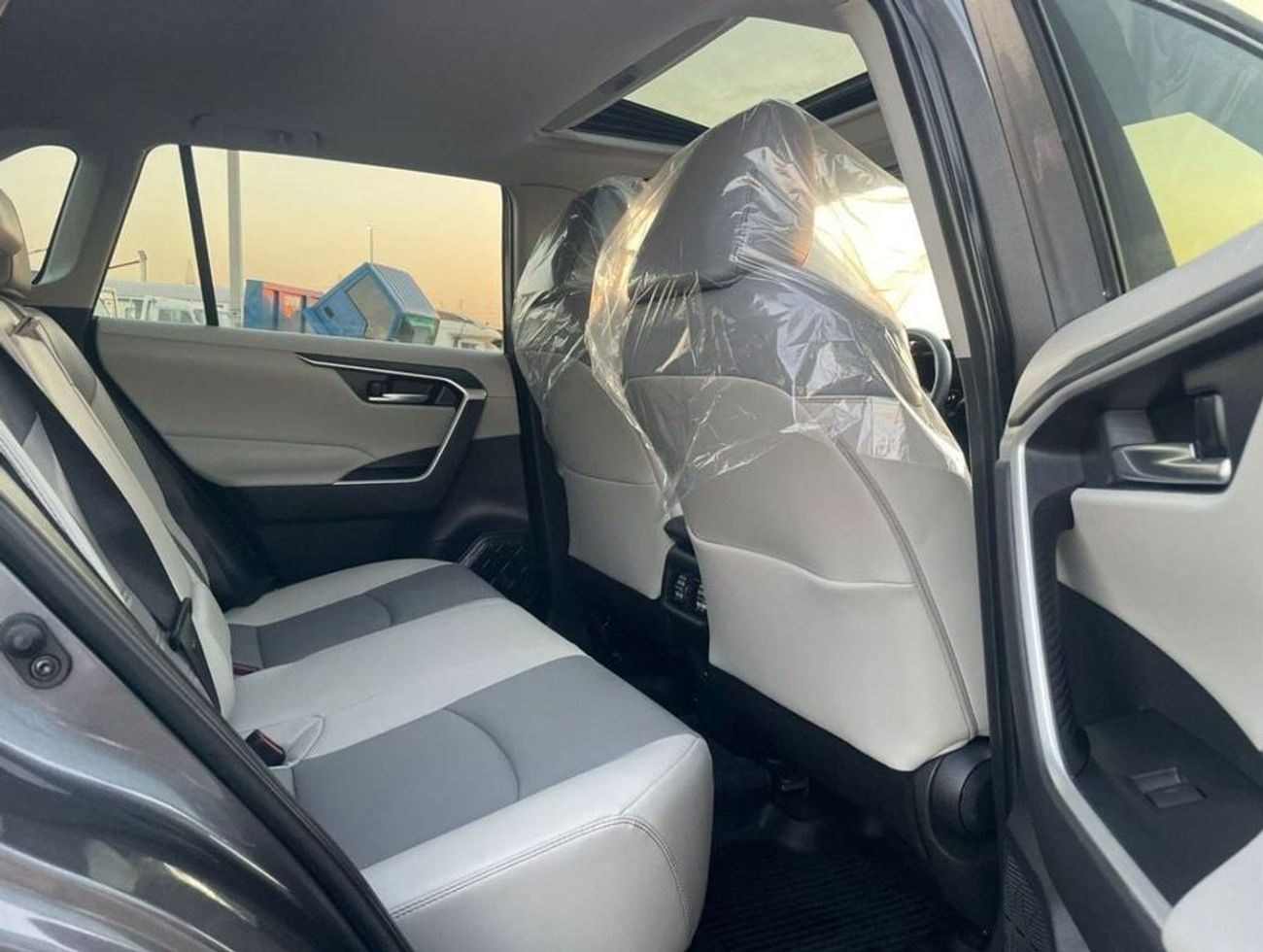 Toyota RAV4 2024 Toyota Rav4 XLE Premium+ 2.5L V4 - AWD 4x4 - Full Option With Radar - 2 Keys -