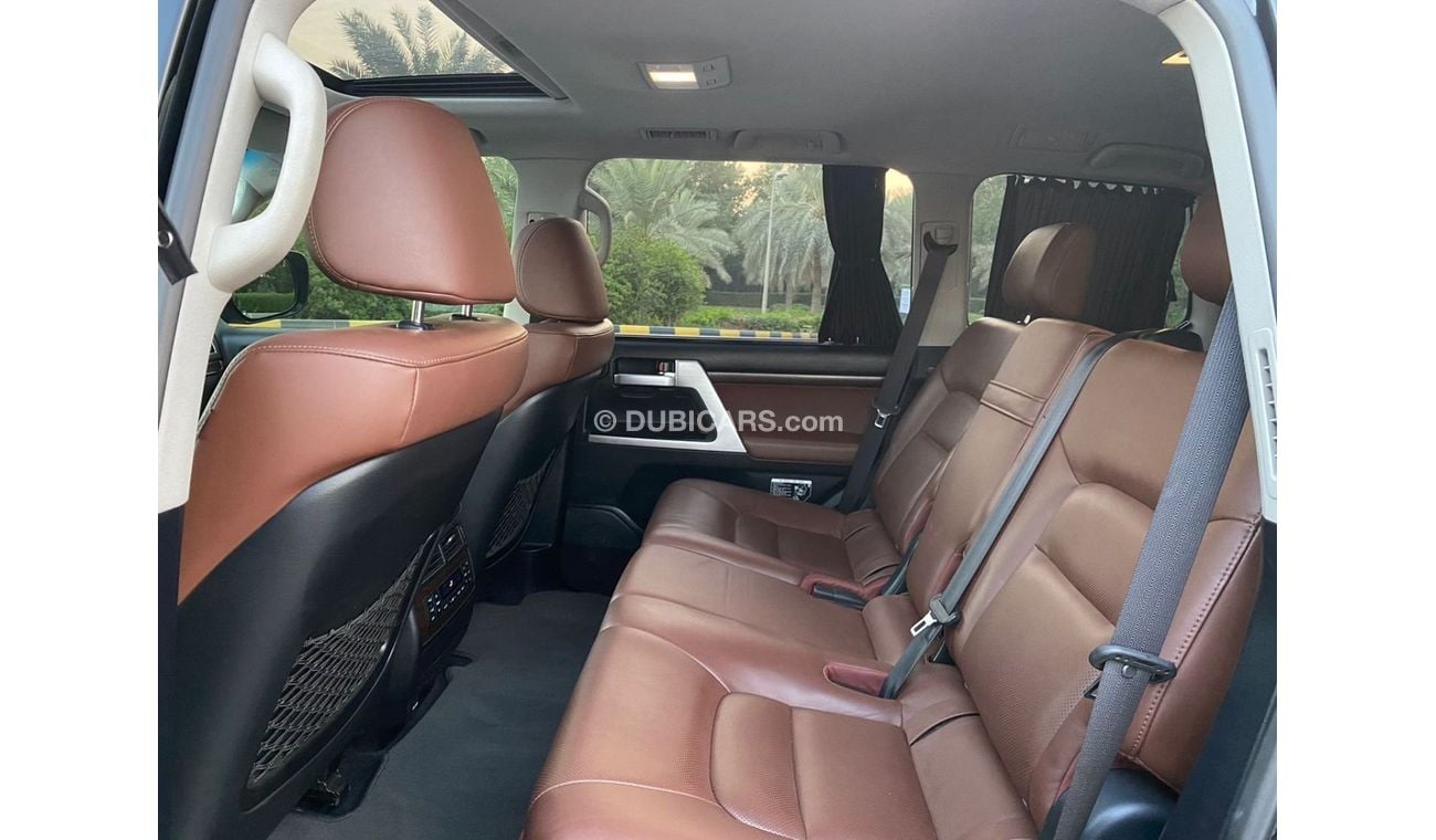 Toyota Land Cruiser Toyota Land Cruiser VXR 2016 V8 5.6L Diesel Orginall Paint - Perfect condition - Full Options