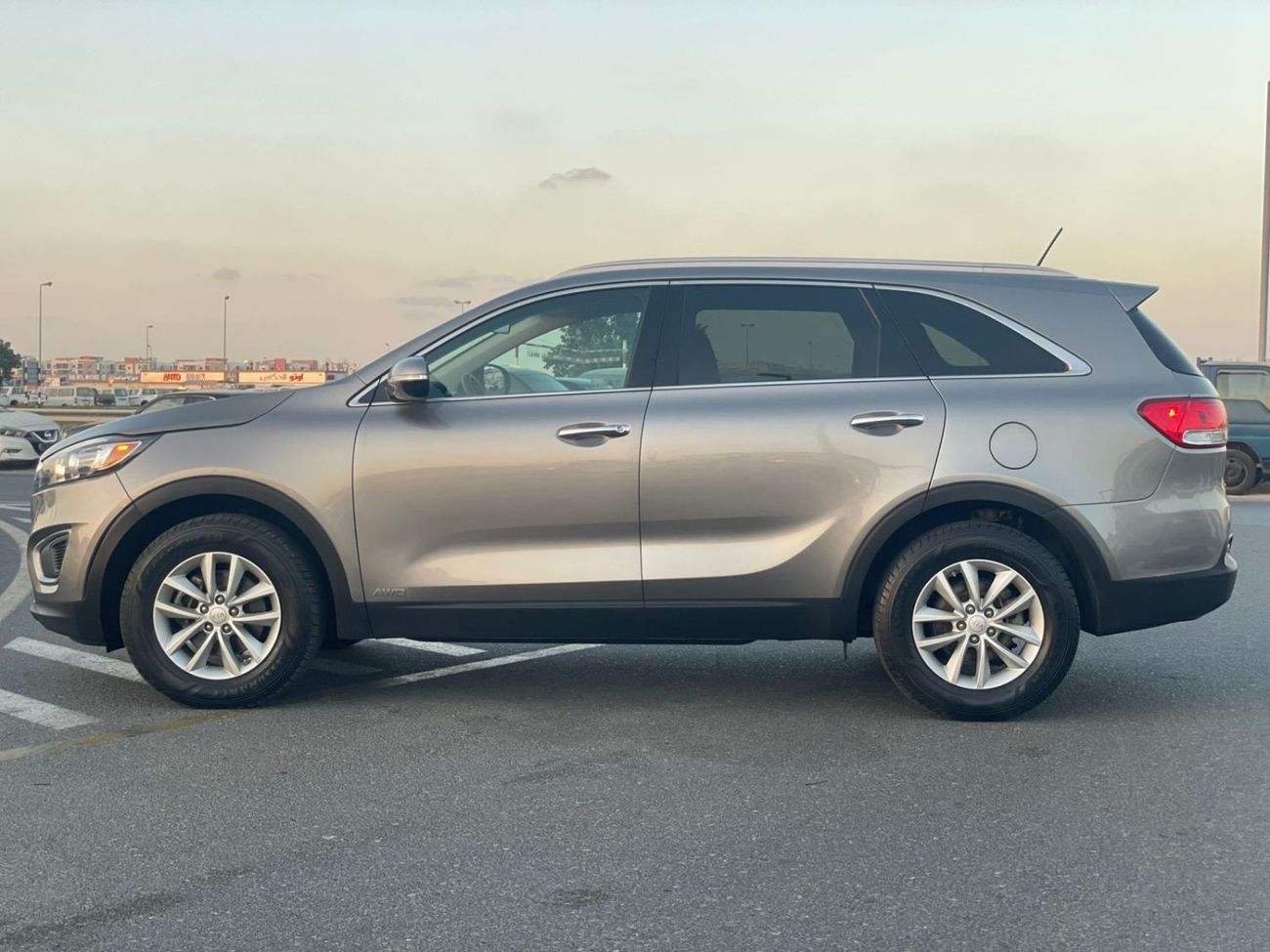 Kia Sorento 2017 Kia Sorento LXS 2.4L V4 GDi - AWD 4x4 - MidOption+ Rear CAM - 73,300 Mileage