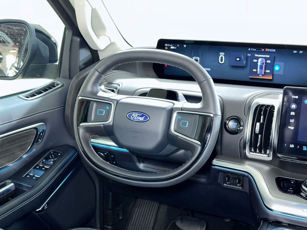 Ford Expedition PLATINUM PN225 /AL TAYER MOTORS / AL QOUZ SHOWROOM